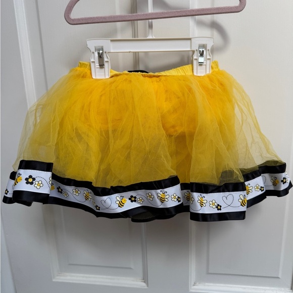 3T Girls Yellow Tulle Skirt with Bee Ribbon Accents- used for a Bee Birthday - Picture 5 of 5